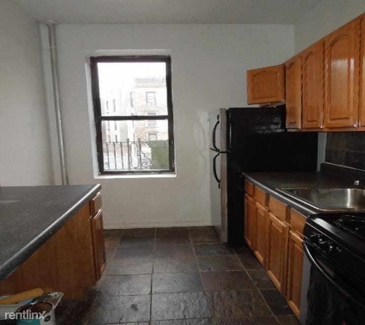 Primary Photo - 446 Saint Johns Pl