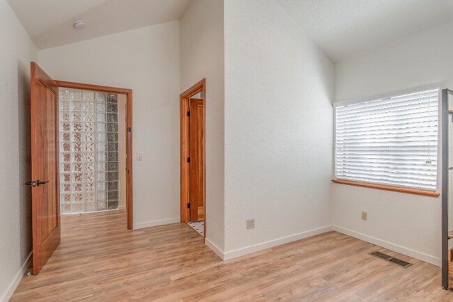 Foto del edificio - 3636 Auburn Blvd