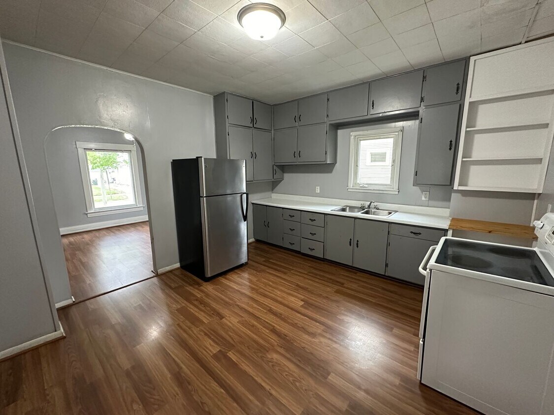 Primary Photo - 2 bed, 1 bath home for rent in West Waterloo