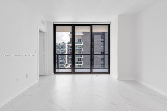 Foto del edificio - 1300 S Miami Ave