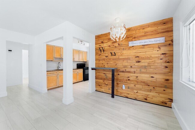 Foto del edificio - 2130 Wiley Ct