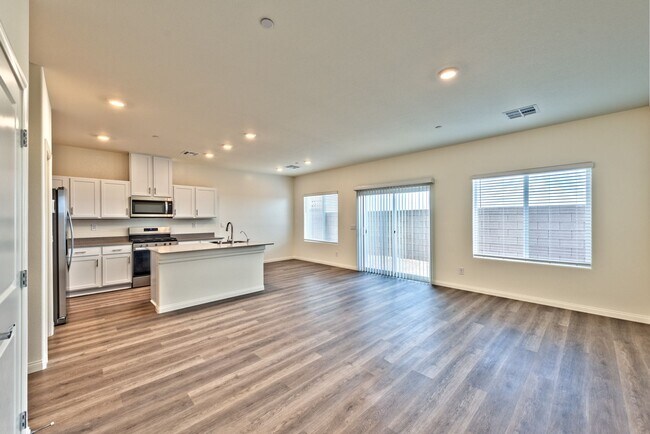 Foto del edificio - 4706 Turquoise Clfs Ave