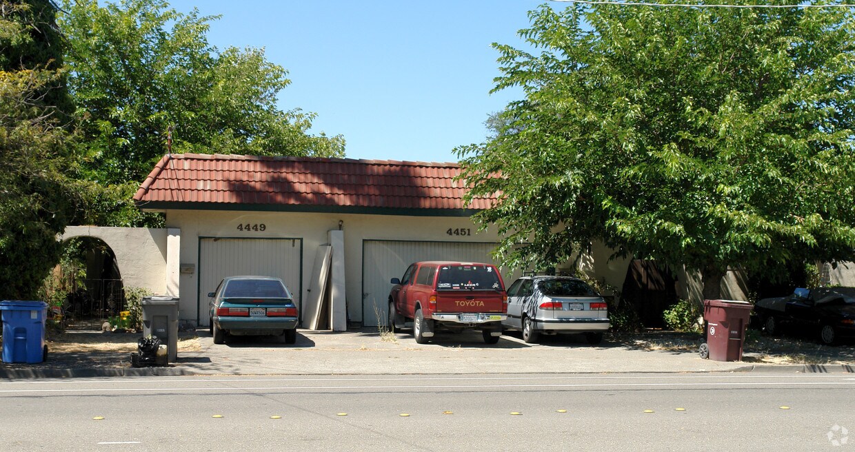 Foto del edificio - 4451 Hoen Ave
