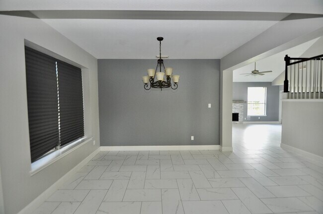 Foto del edificio - 8819 Hedgestone Ct