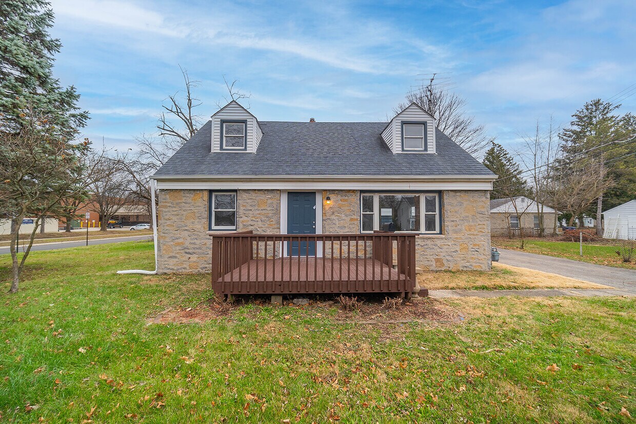 Foto principal - 176 Robinwood Ave
