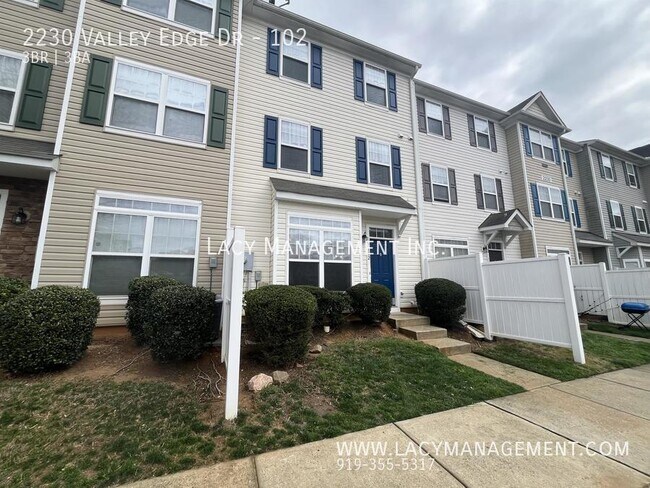 Building Photo - 2230 Valley Edge Dr