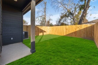 Building Photo - 4533 Larkspur St