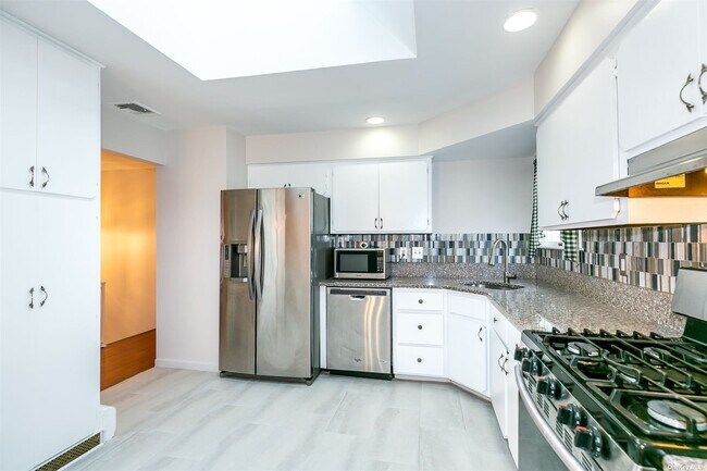 Foto del edificio - 2441 6th St