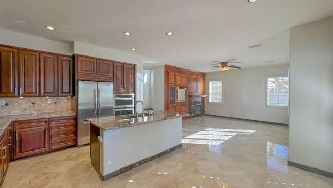 Building Photo - 9 Yale Ct