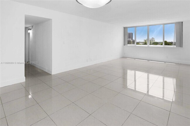 Building Photo - 9001 SW 77th Ave