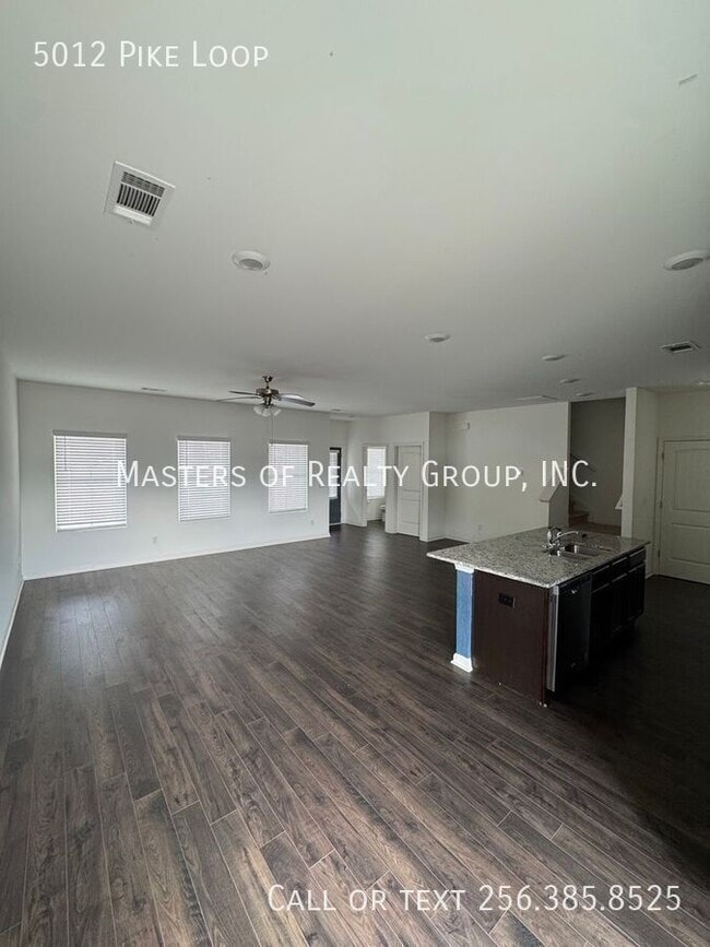 Foto del edificio - 5012 Pike Lp