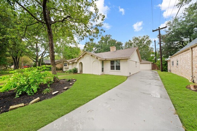 Foto del edificio - 1302 Berrywood Ln