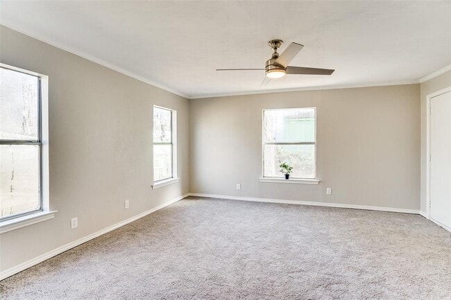 Building Photo - 1453 Lakeside Dr