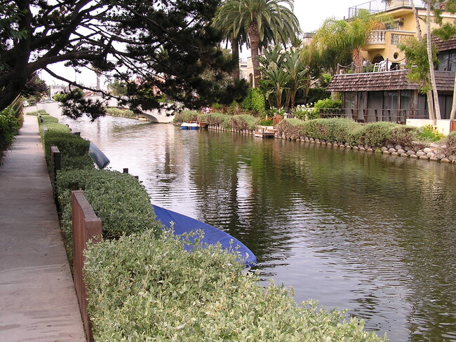 Foto del edificio - 420 Sherman Canal