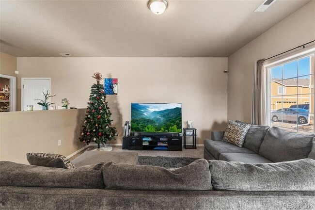 Building Photo - 7643 Sand Lake Heights