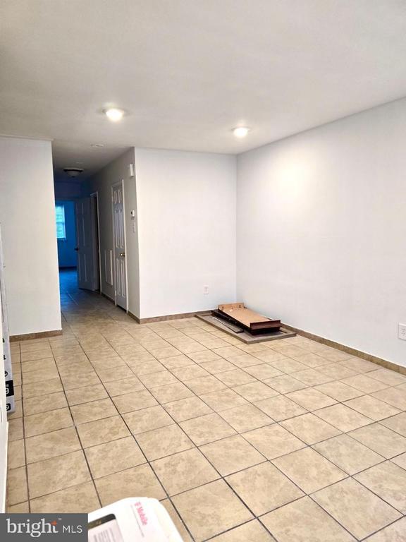 Building Photo - 9400 Fairgreen Ln