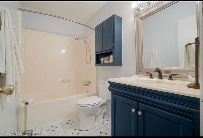 Building Photo - 1504 15th Ter
