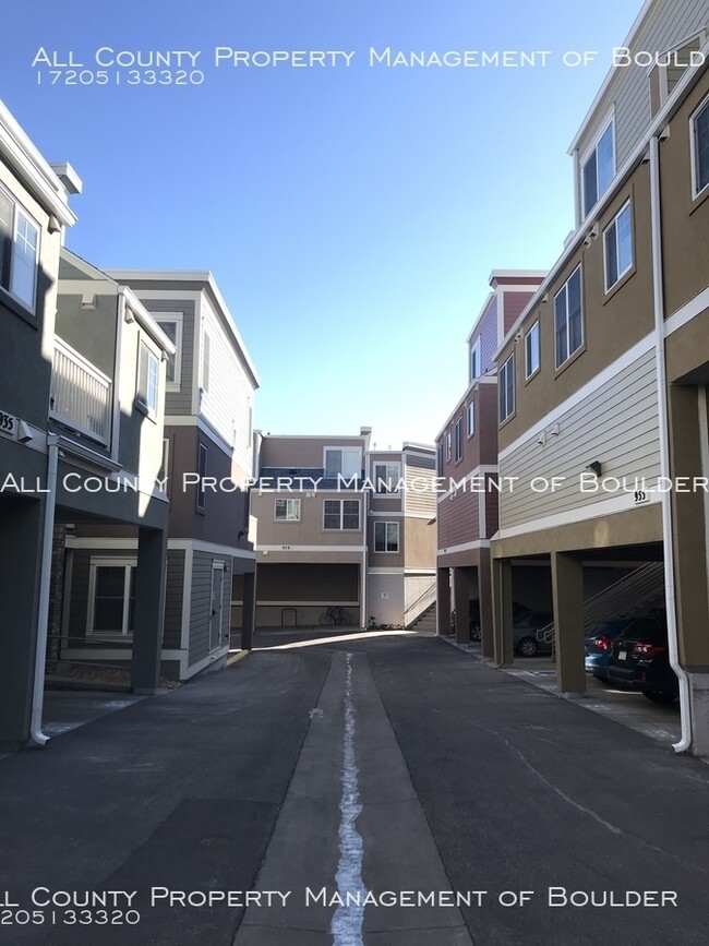 Building Photo - Great Condo in Beautiful Dakota Ridge!