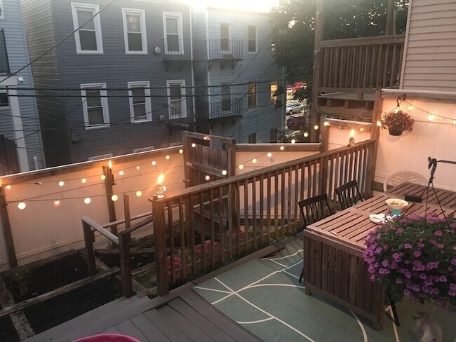 Foto del edificio - 296 Meridian St