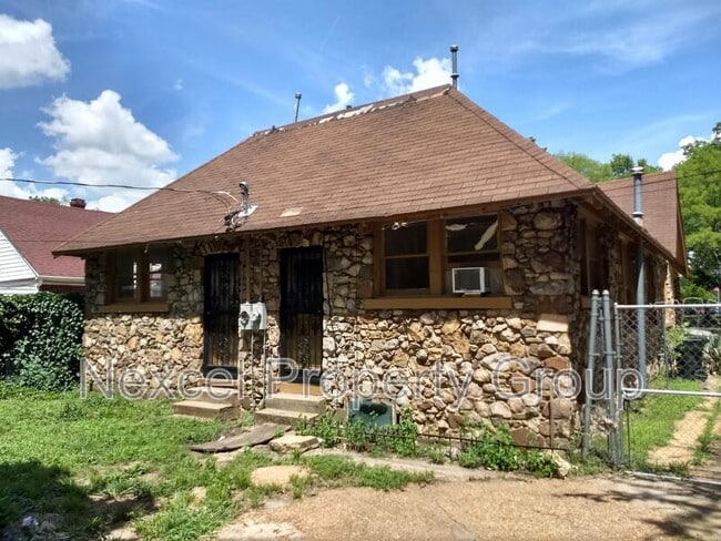 Photo - 785 E Pkwy S House