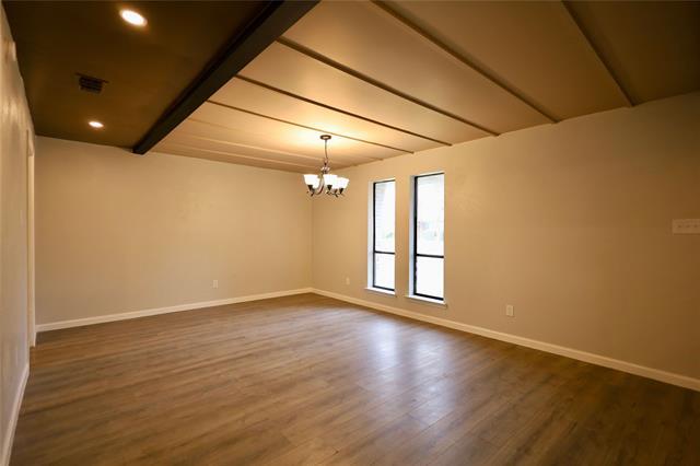 Foto del edificio - 905 Pine Tree Ln