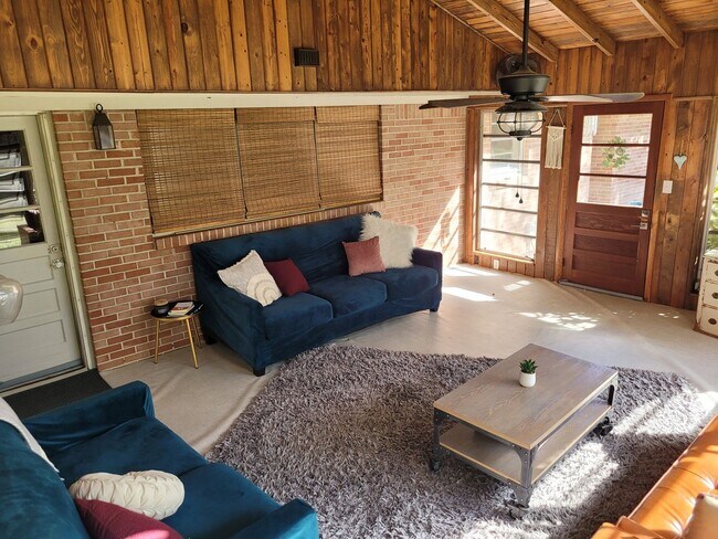 Foto del edificio - 509 Grandview Dr