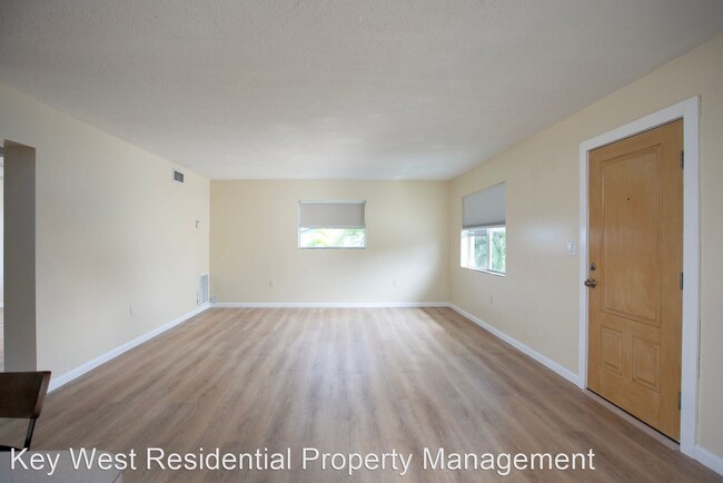 Building Photo - 2 br, 1 bath House - 16 Aquamarine Drive, #4