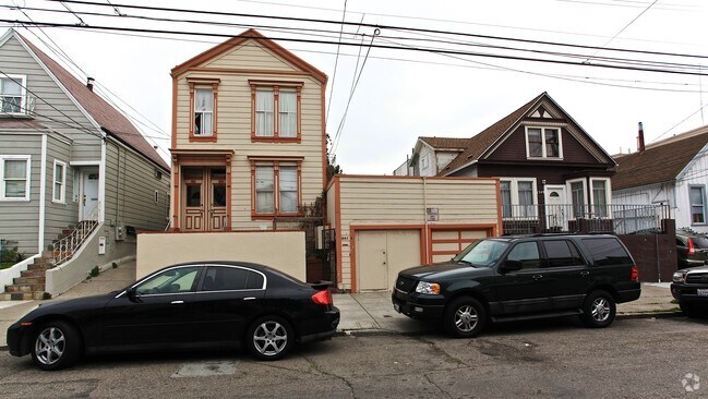 Building Photo - 1339-1341A York St