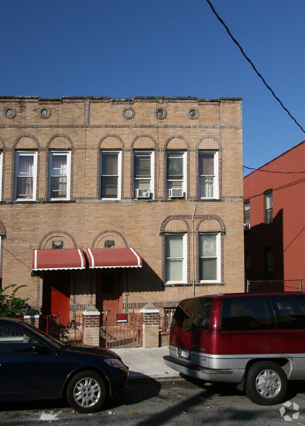 Building Photo - 244 E 55th St