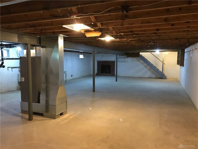 Basement and Fireplace - 11192 Haber Rd