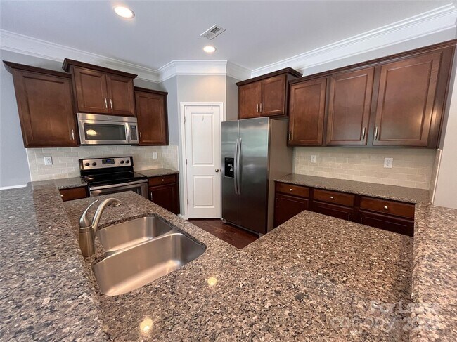 Building Photo - 432 Winecoff Woods Dr NW