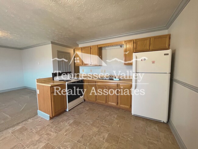 Building Photo - Cozy and Open Two Bedroom, Two Bathroom in...