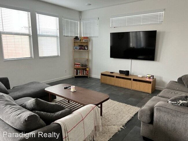 Building Photo - 3 br, 2.5 bath House - 542 Everett Ridge.,