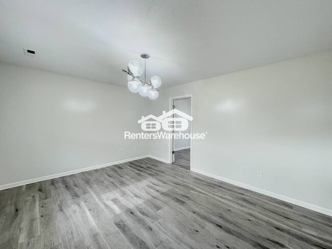 Building Photo - 835 Deer Path Trail