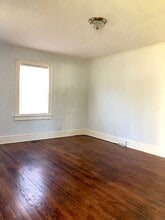 Building Photo - 112 Morrow St