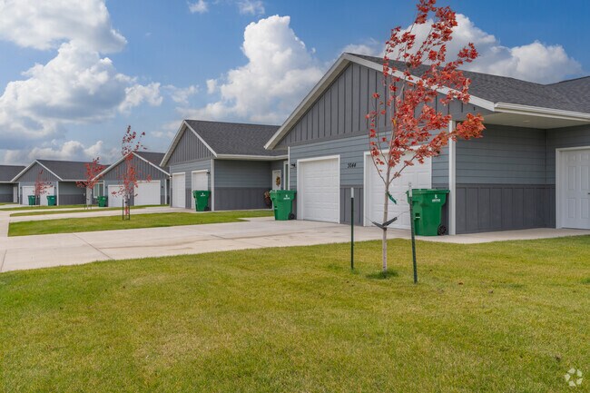 Foto del edificio - Jayhawks Patio Home Apartments