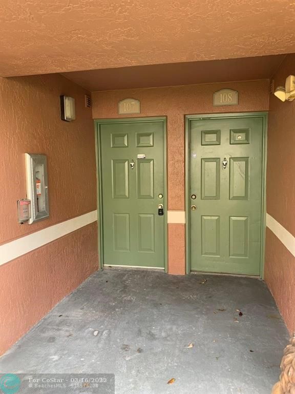 Building Photo - 7888 Sonoma Springs Cir