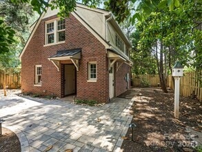 Building Photo - 1105 Ordermore Ave