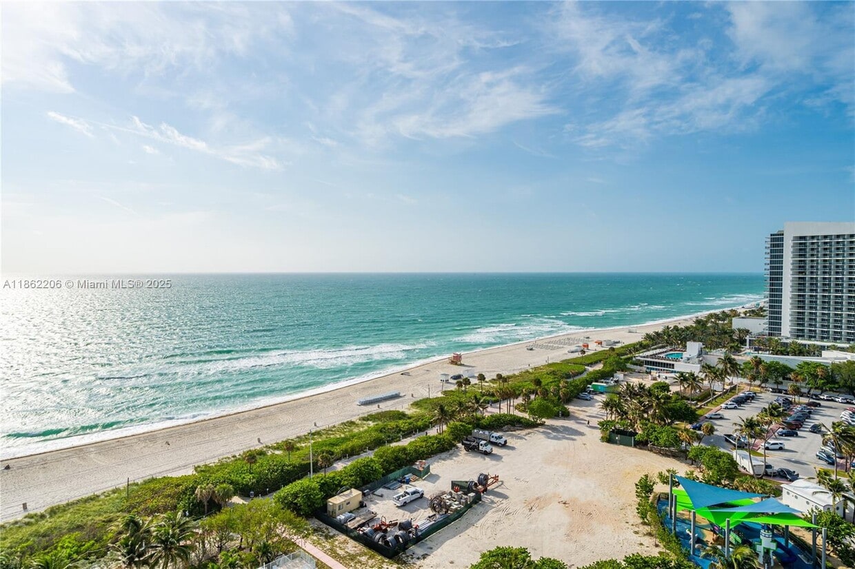 Primary Photo - 4747 Collins Ave