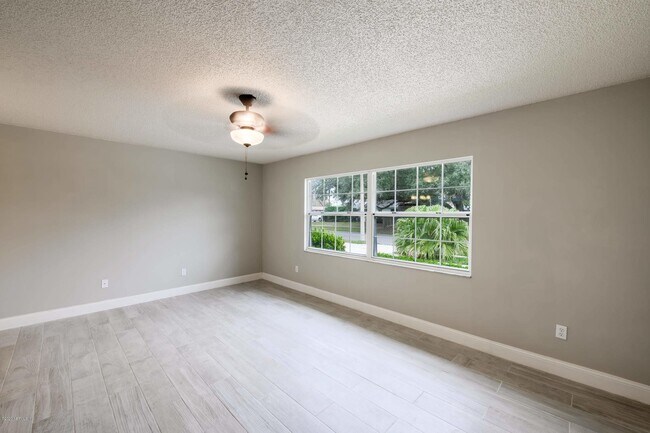 Foto del edificio - 924 Perkins Pl