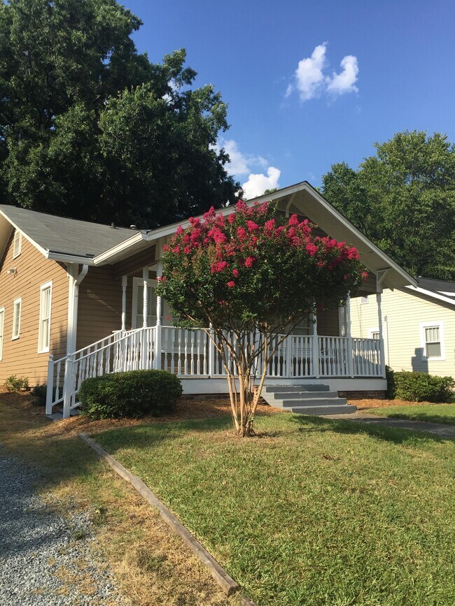Building Photo - 1517 Kennon St