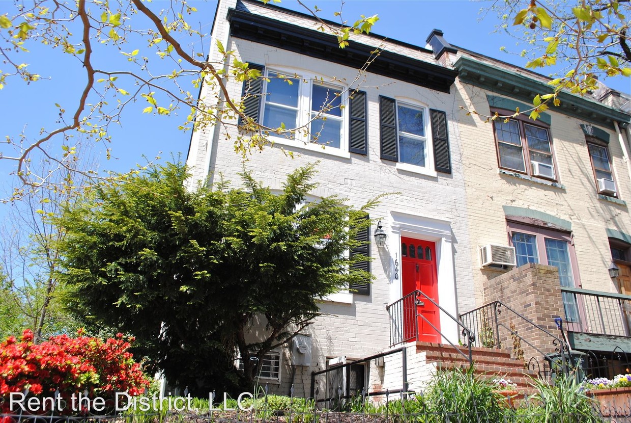 Foto principal - 1640 33rd St NW