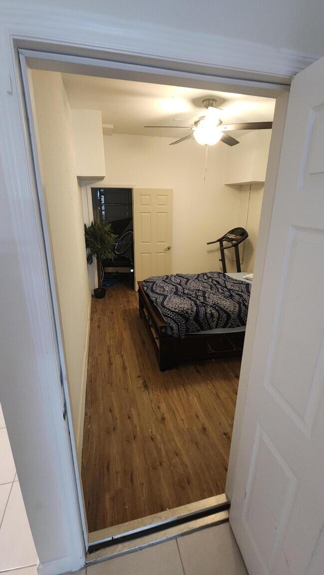 Foto del edificio - 6002 Clydesdale Ct