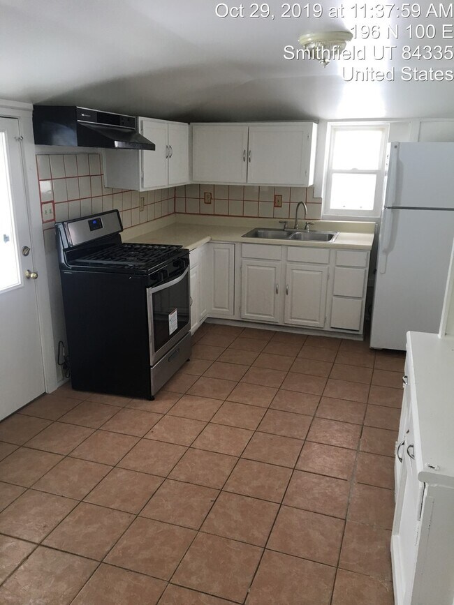 Foto del edificio - Cozy 2 br home in Smithfield.  Available i...
