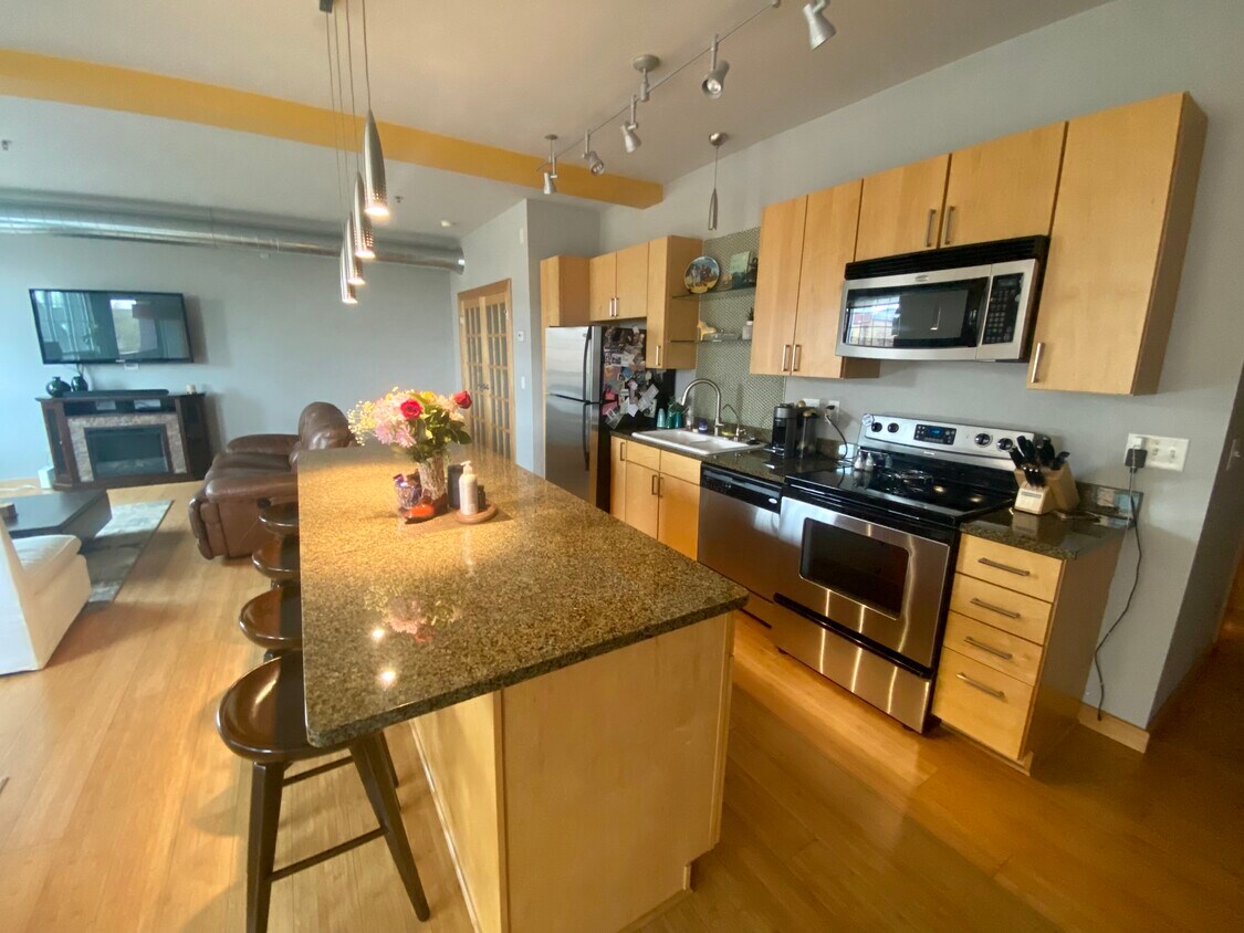 Custom Kitchen - 521 2nd St SE