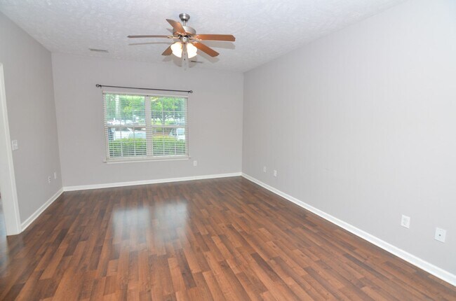 Building Photo - 2455 New Holland Cir