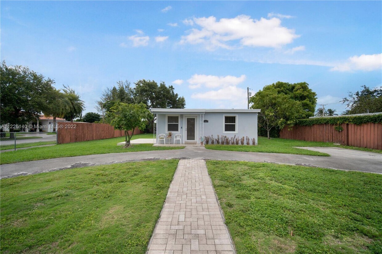Foto principal - 10051 SW 45th St