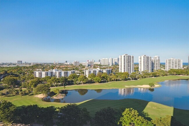 Foto del edificio - 20355 NE 34th Ct