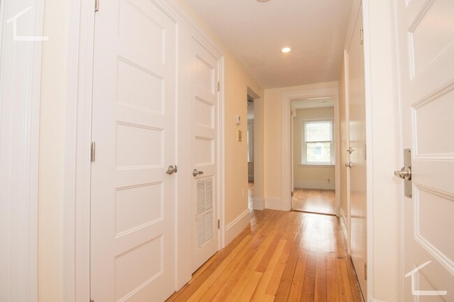 Building Photo - 1616 Beacon St