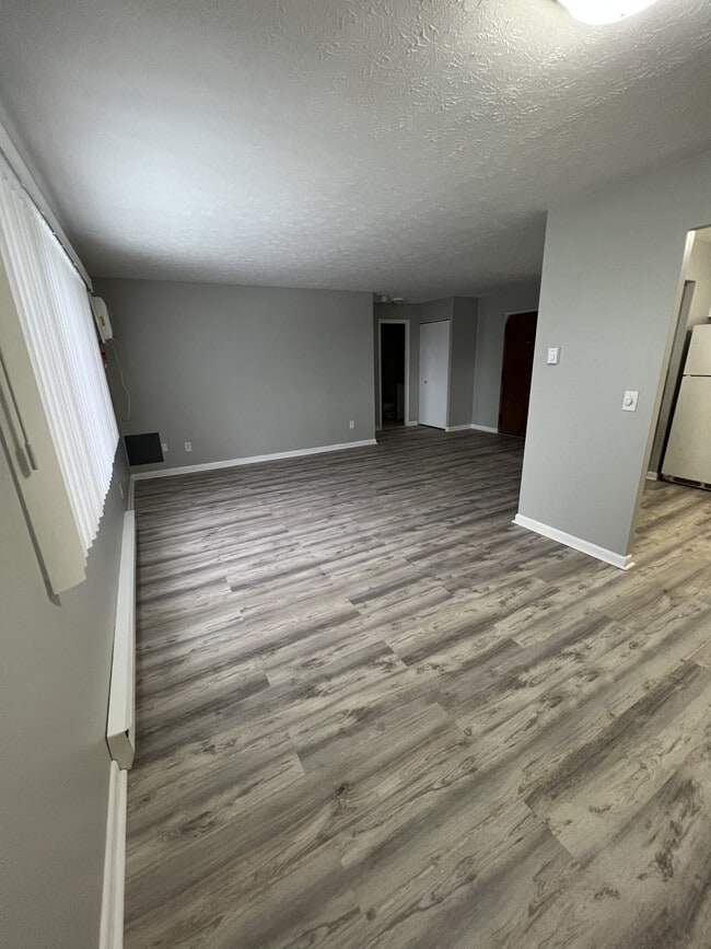 Building Photo - Hamburg Heights